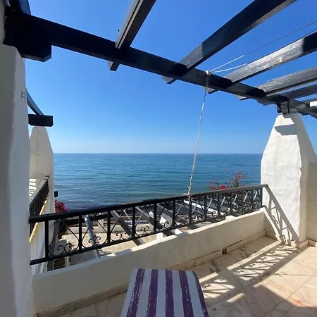 Beachfront Calahonda Apartment