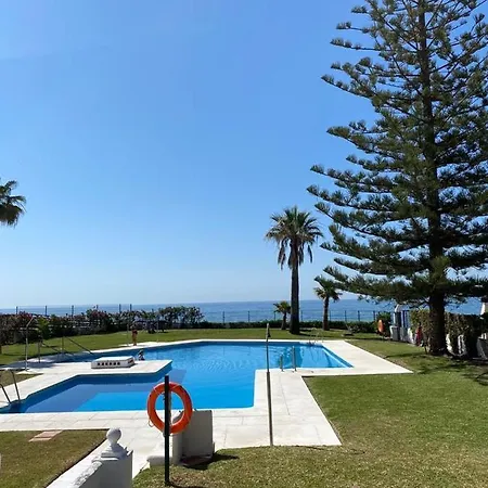 Beachfront Calahonda Apartamento *